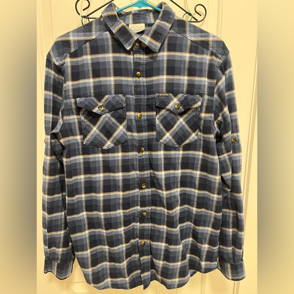 Columbia Men’s Navy plaid flannel Shirt